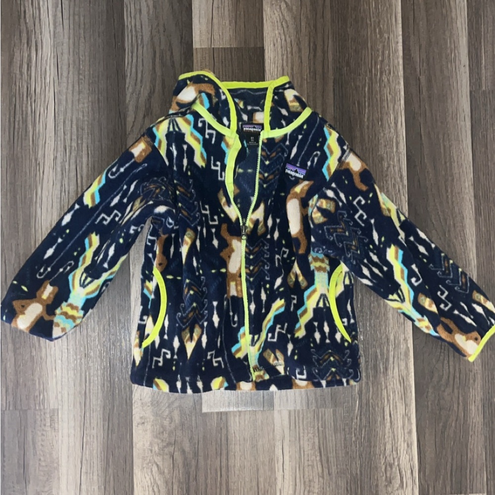 Rare Unisex 3t Patagonia jacket synchilla pattern with hood quater zip blue